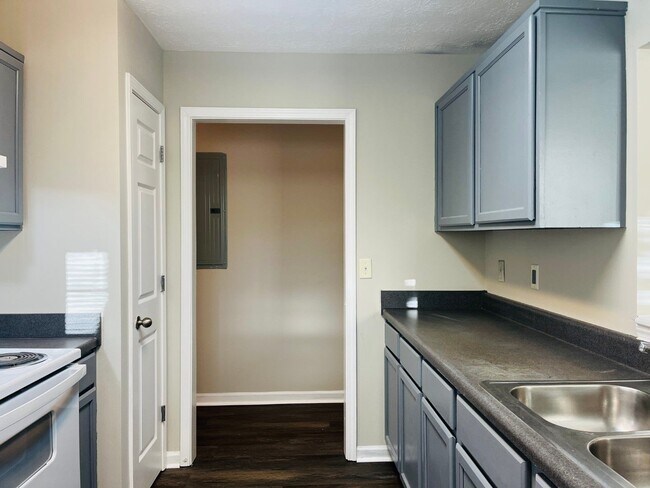 Photo - 107 Lee St Unidad 107 Lee Street-  A