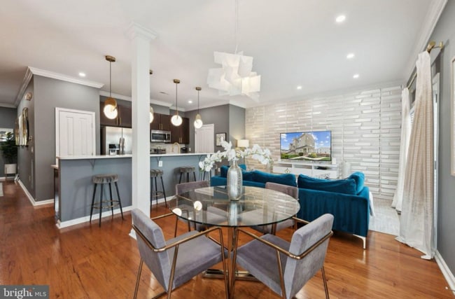 Photo - 401 Woodcrest Dr SE