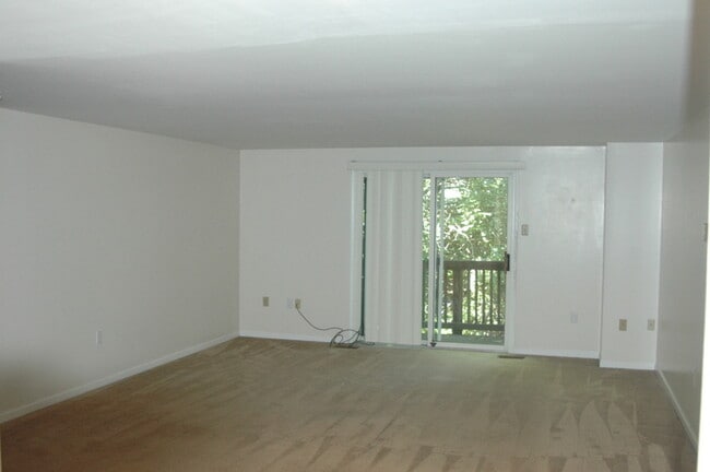 Photo - 632 Windsor Ave