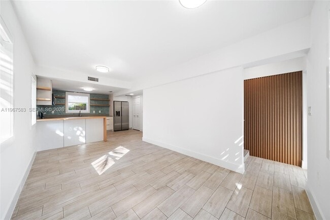 Photo - 1117 SW 13th St Unit R