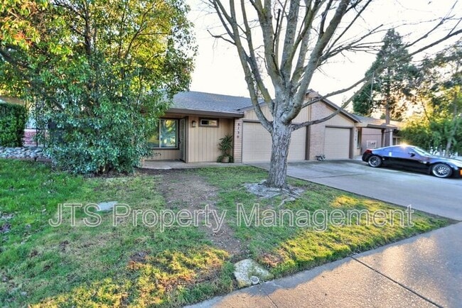 Photo - 8130 Sunrise E Way