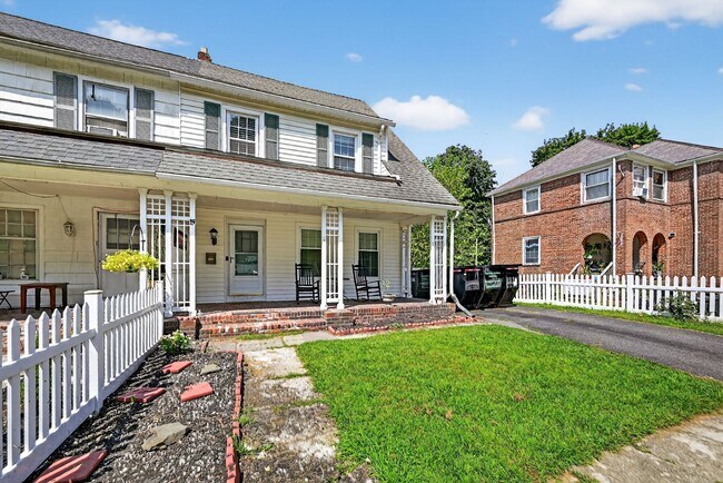 Photo - OPEN HOUSE on Sunday Feb 15th from 12 - 2 PM  Turn-key Ready 3 BR 1 BA in Newburgh, NY -$2700