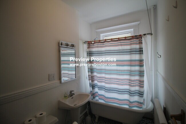 Photo - 199 Strathmore Rd Unidad 4