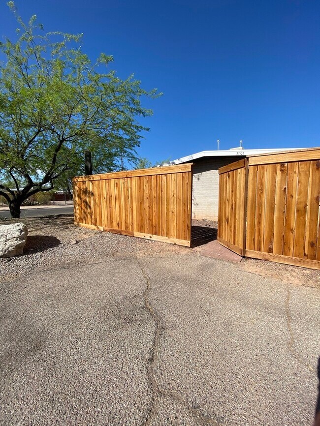 Photo - 3101 N Palo Verde Ave