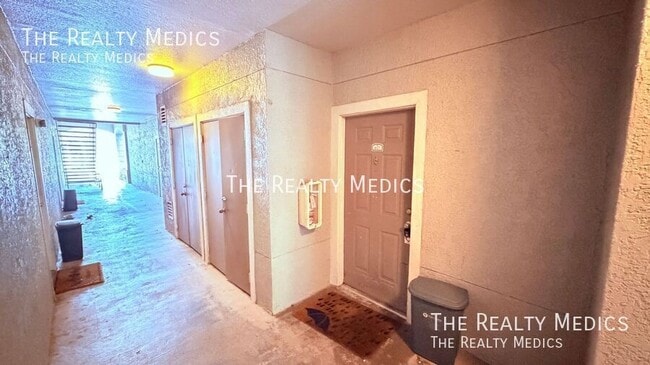 Photo - 3337 S Kirkman Rd
