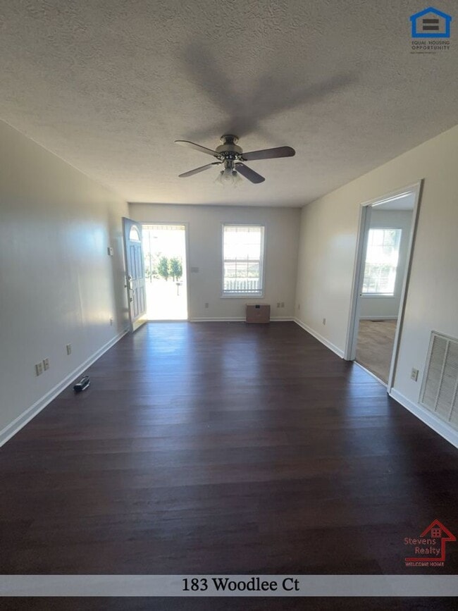Photo - 183 Woodlee Ct
