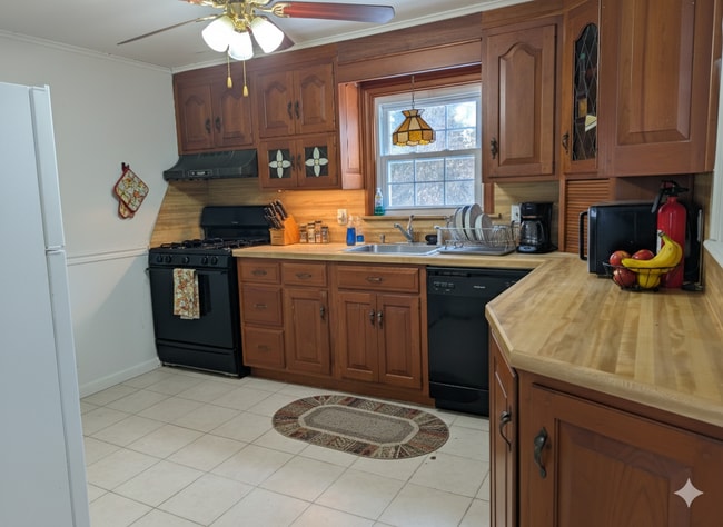 Photo - 16 Sadowski St