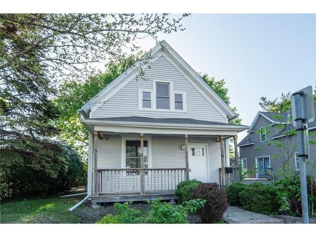 Building Photo - 1602 Johnson St NE