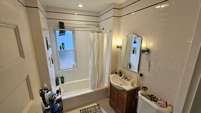 Photo - 1 Woodstock Ave Unidad 1