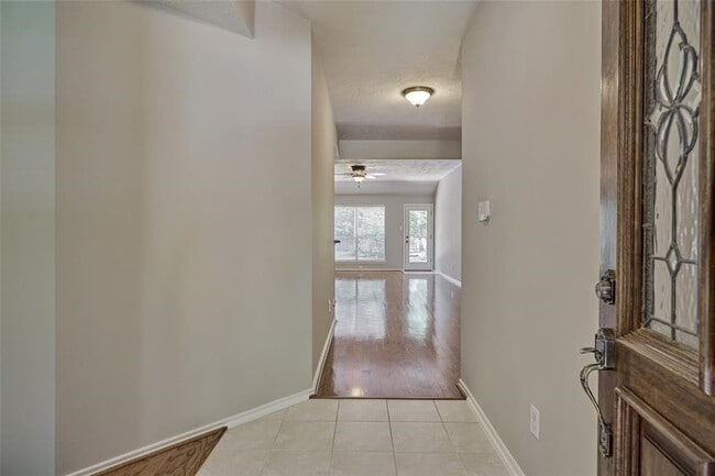 Photo - 135 N Wynnoak Cir