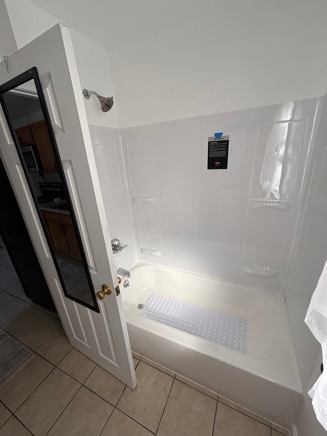 Building Photo - 20786 Helle Ave Unit Apt # 3