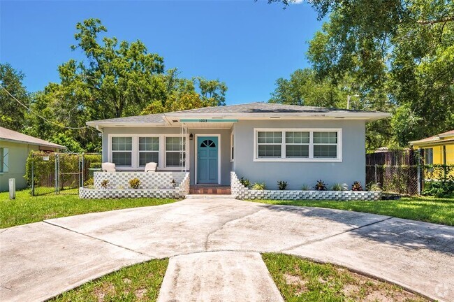 Building Photo - 1003 W Columbus Dr Rental
