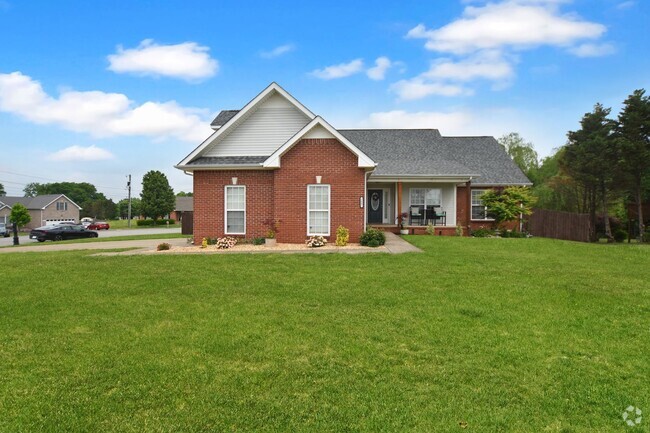 Building Photo - Three Bedroom with Bonus! Rental