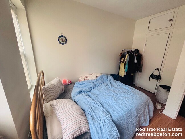 59 S Huntington Ave Unit 4