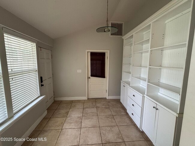 Photo - 672 Indian River Dr