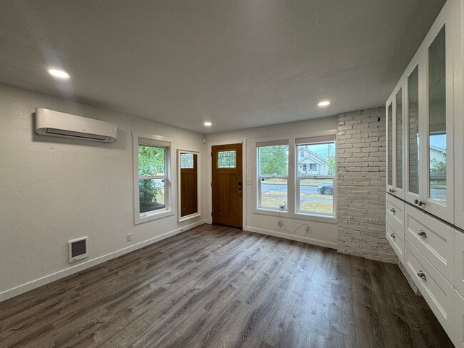 Photo - 527 S 50th St