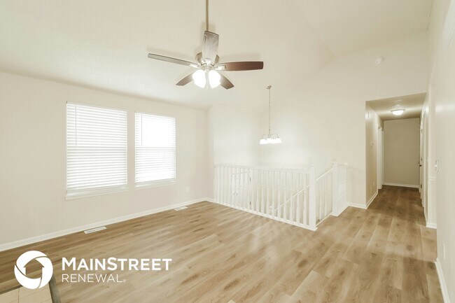 Photo - 11015 N Lewis Ave