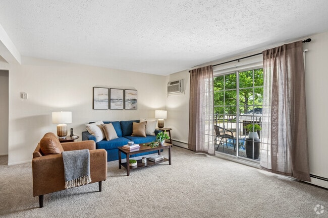 Interior Photo - Oak Brook Gardens