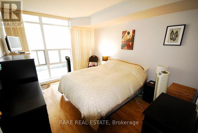 Photo - 736 Spadina Ave. Unit 703