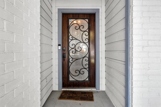 Photo - 1711 Foxfire Dr