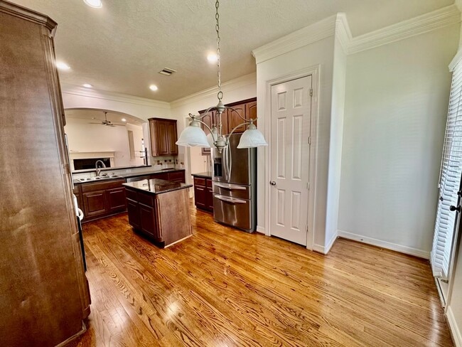 Photo - 7608 Janak Dr