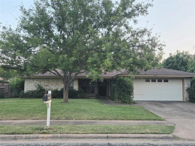 Building Photo - 10909 Hillside Oak Ln