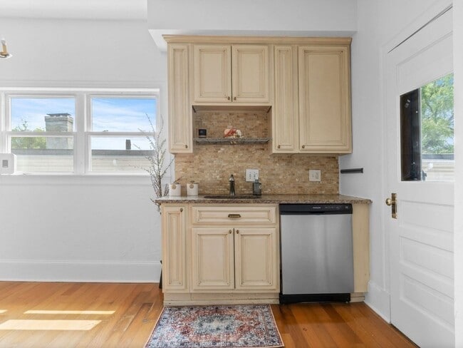 Photo - 58 Oliver St Unit 2