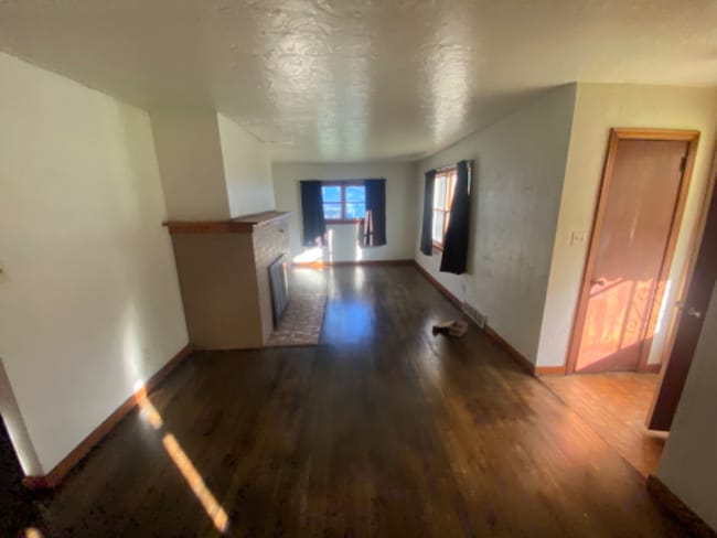 Photo - 709 Broad St