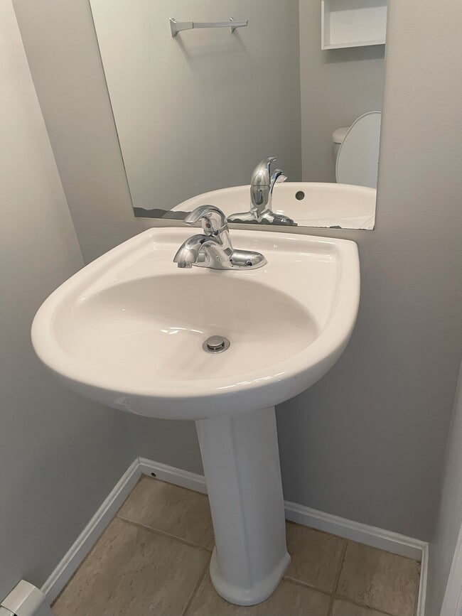 Photo - 1029 S Mammoth Rd