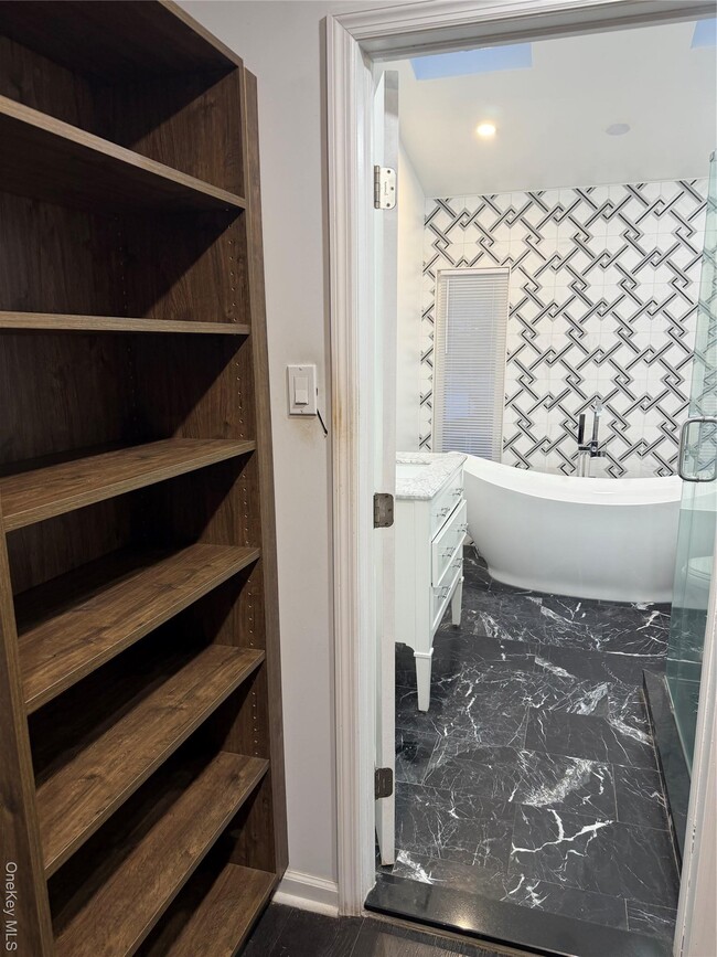 Photo - 731 Hungry Harbor Rd