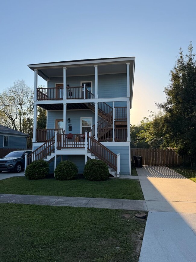 Building Photo - 5748-5748 Cameron Blvd Unit 5748