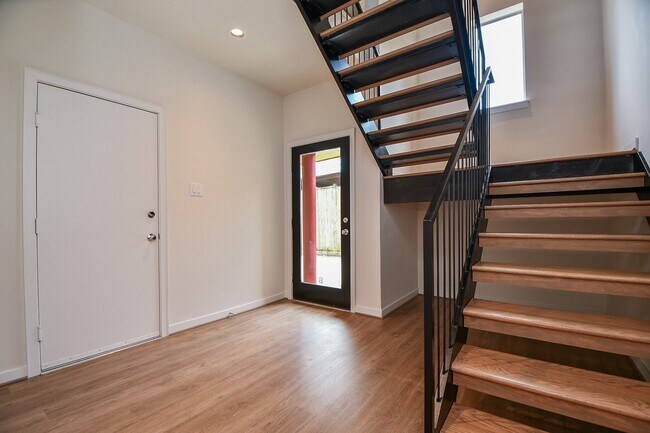 92 Dennis St Unit B