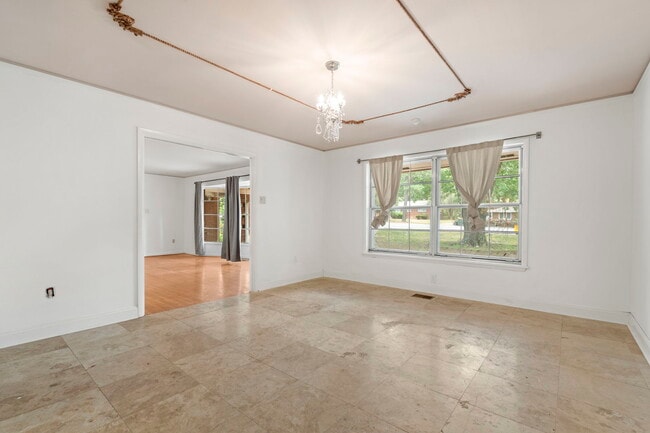 Photo - 7001 W Markham St