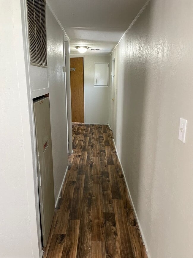 Photo - 2 Bed, 1 Bath newly renovated mobile home in park- Pet friendly!