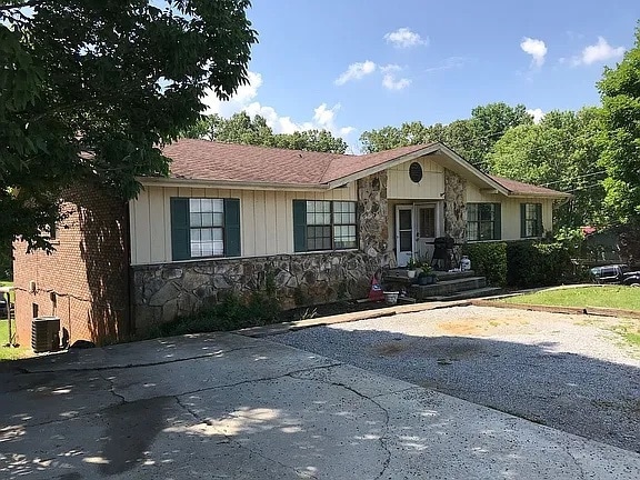 Building Photo - 6924 E Emory Rd Unit Halls-Gibbs area Duplex Rental