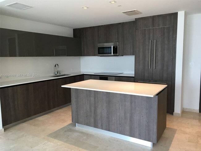 Photo - 68 SE 6th St Unidad 1108