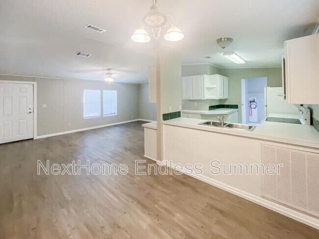 Photo - 608 Bee Bee Dr