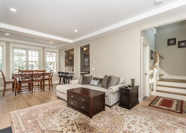 Photo - 7 Floral Ave