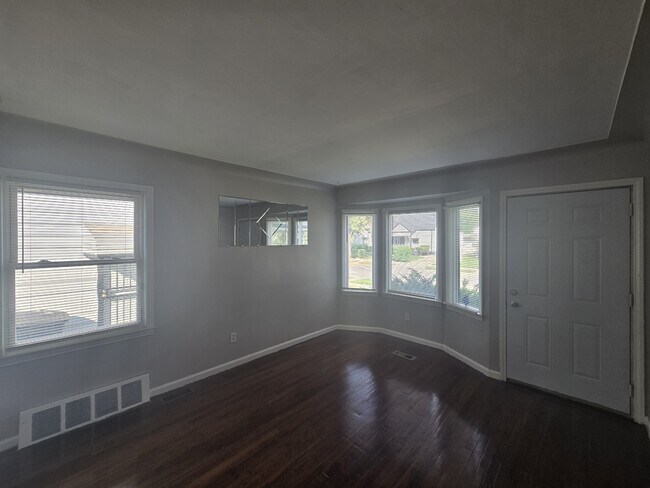 Photo - 2962 S Ethel St