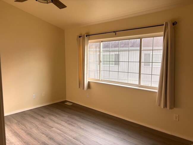 Photo - Fantastic 2 Bedroom Townhome!
