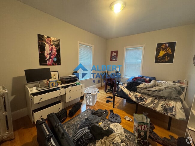 Building Photo - 23 Tufts St Unit 2 Rental