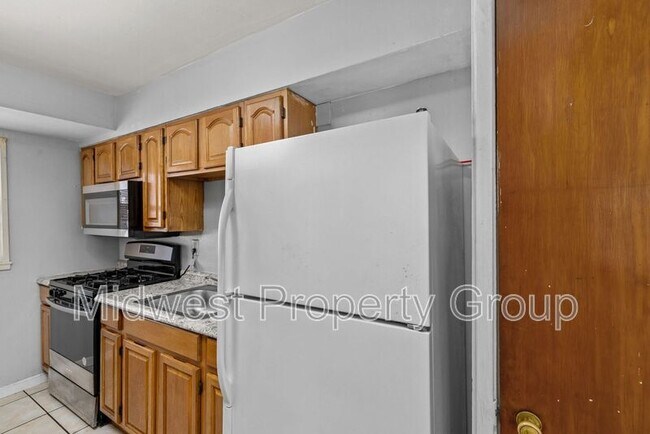 Photo - 405 Cameron Rd