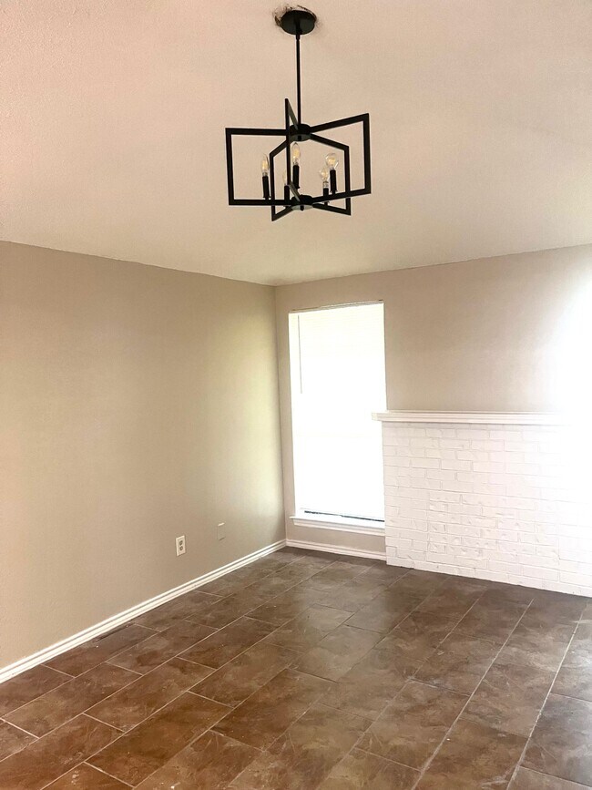 Photo - 706 Long Ct