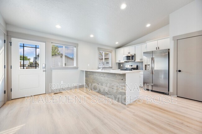 Photo - 702 Smith Ave