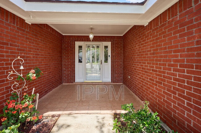 Photo - 2609 Thomas Ln