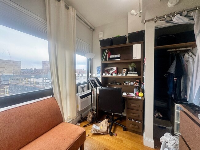 Photo - 12 Stoneholm St Unit 619R