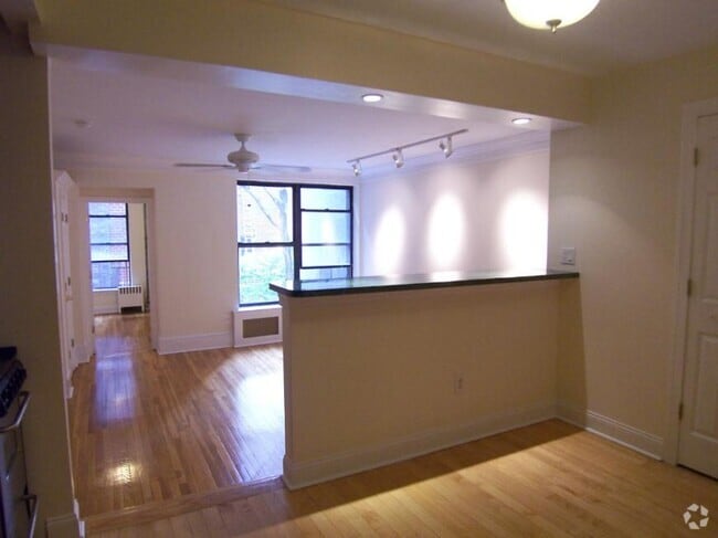 Building Photo - 1 bedroom in New York NY 10024 Unit 2B Rental