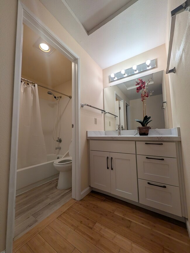 Photo - 4316 W Lake Sammamish Pky SE Unit h302