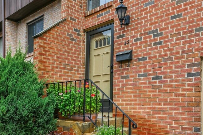 Photo - 237 Strawberry Hill Ave Unit 42