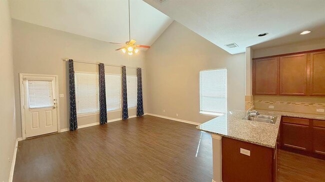 Photo - 129 Eagle Owl Loop